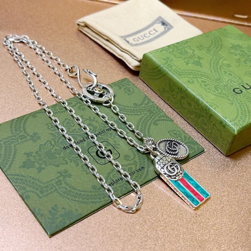 G*u*i necklaces